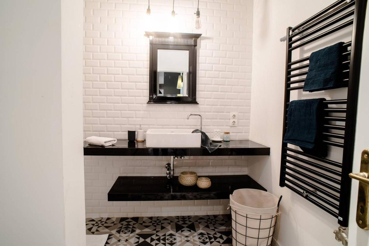 Stunning New Central Home Near Basilica Budapest Extérieur photo